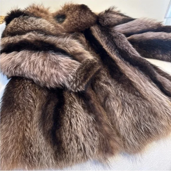 DION FURS Chicago fur size 12-14 Large - Picture 2 of 12